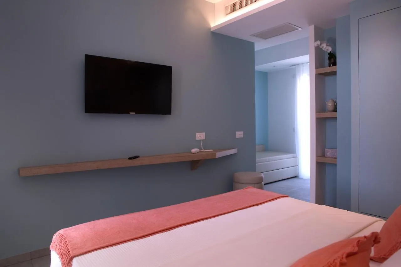 Hotel Alexandra - Beach Front - Healthy Xxl Breakfast & Brunch Until 12 30 - Parking Included Misano Adriatico