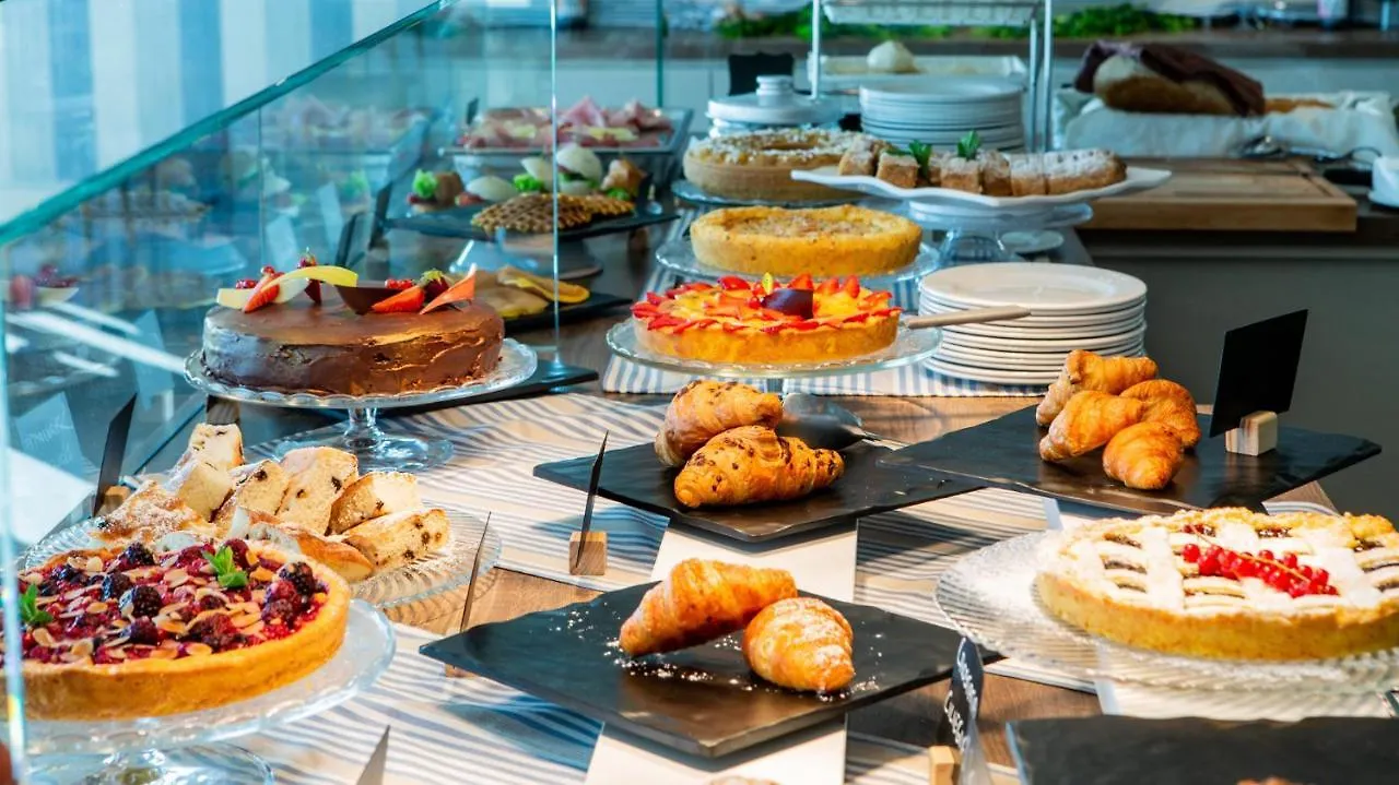 ***  Hotel Alexandra - Beach Front - Healthy Xxl Breakfast & Brunch Until 12 30 - Parking Included Misano Adriatico Italy