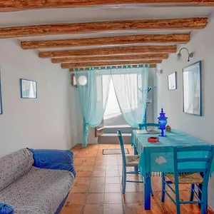  Apartment Strombolicchio Italien