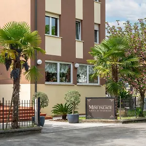 Mini Palace - Hotel
